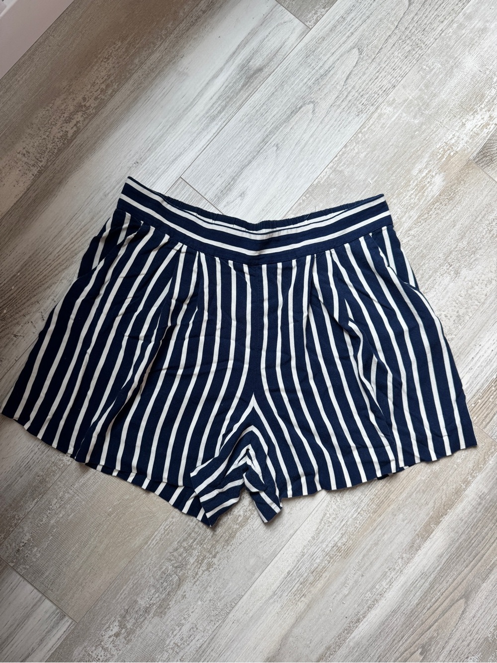 H&M Navy and White Striped High-Waist Shorts Sz 14